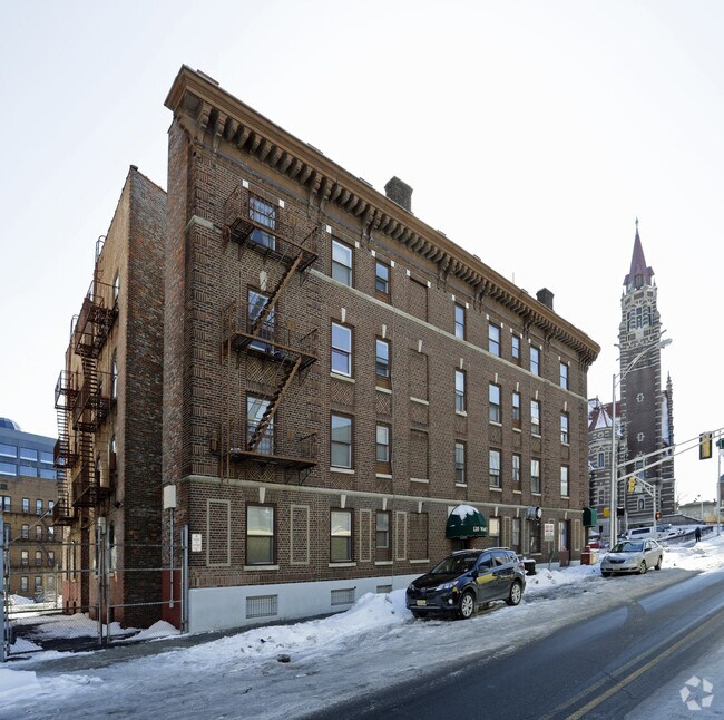 Photo - 118-124 Ward St Apartments