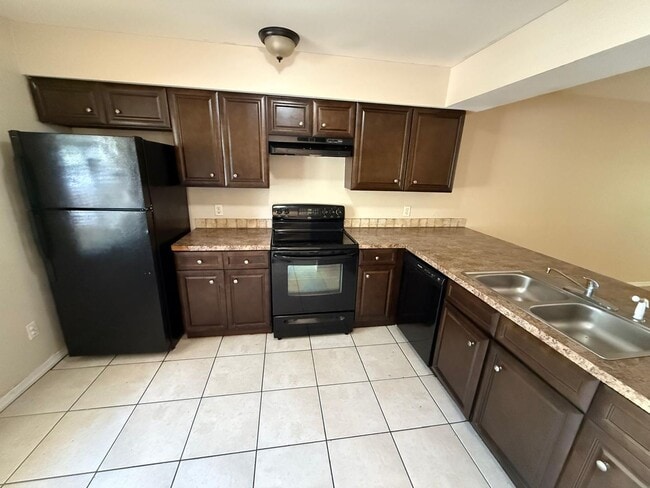 Photo - 417 Century Blvd