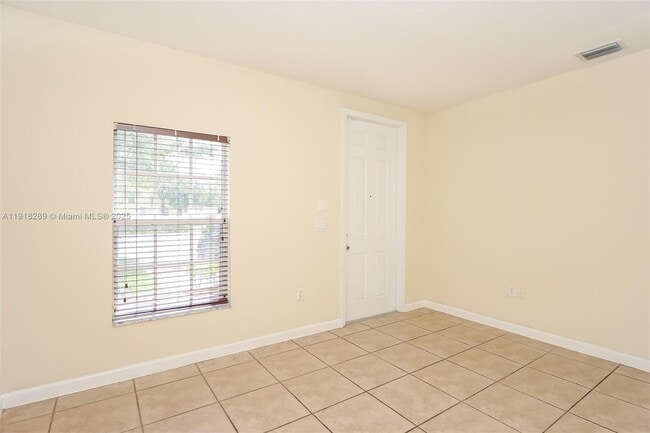 Photo - 2412 NE 41st Pl