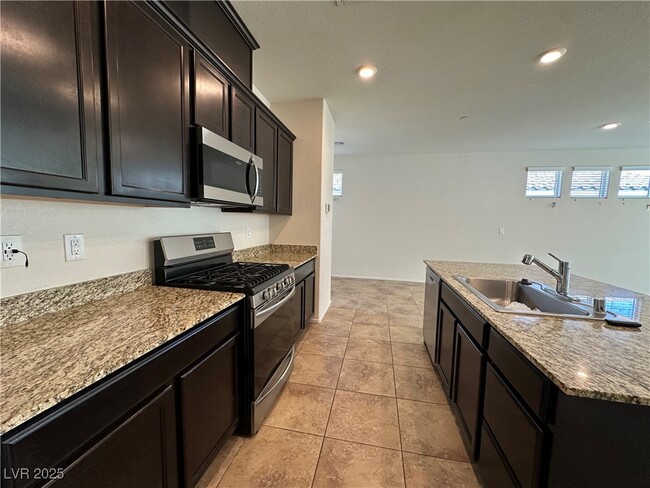 Building Photo - 1293 Luna del Oro Ln