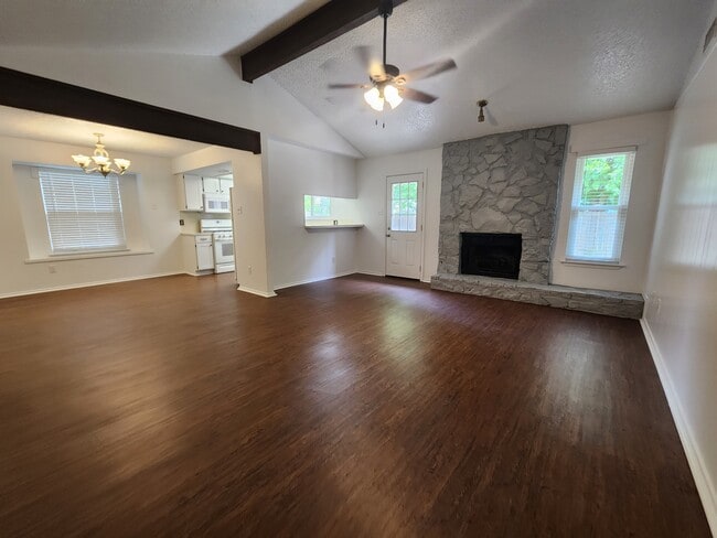 Photo - 2107 Lazy Ridge Dr