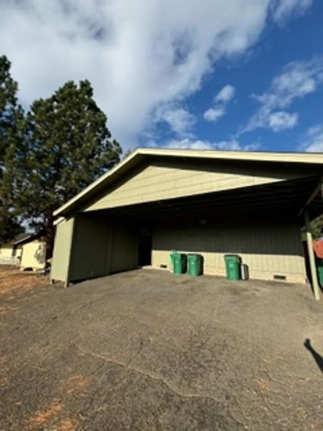 Building Photo - Villalpando - 1218-1222 Summers Lane PM 9-26-2023 Unit 1222