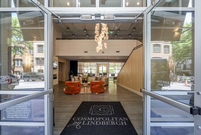 Building Photo - 711 Cosmopolitan Dr NE Unit 338