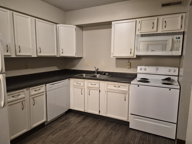 Photo - 2140 Edgewood Rd NW Unidad 2140-01