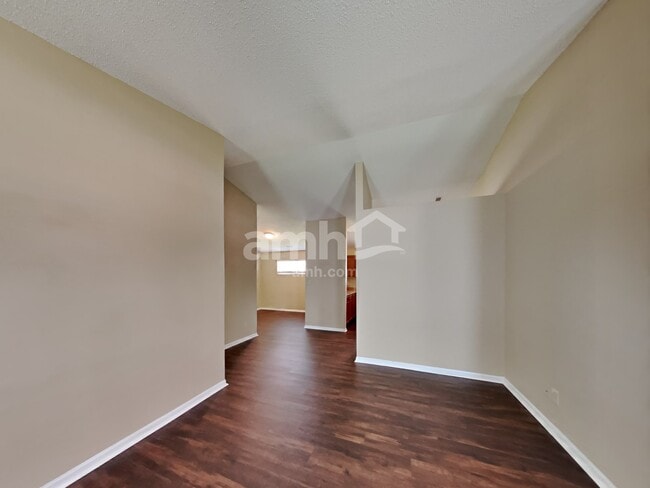 Photo - 358 Bent Stream Ln