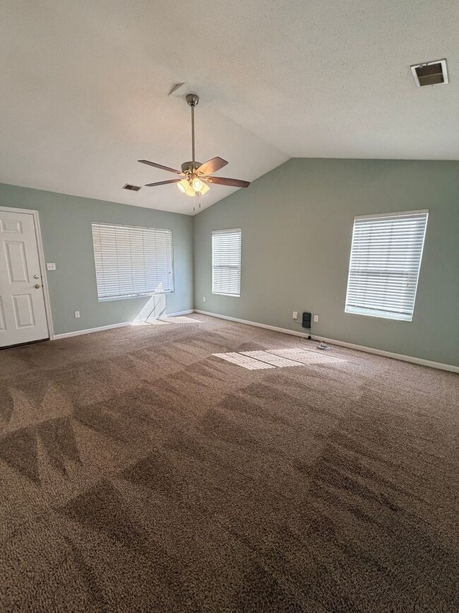 Photo - Sproles Ave