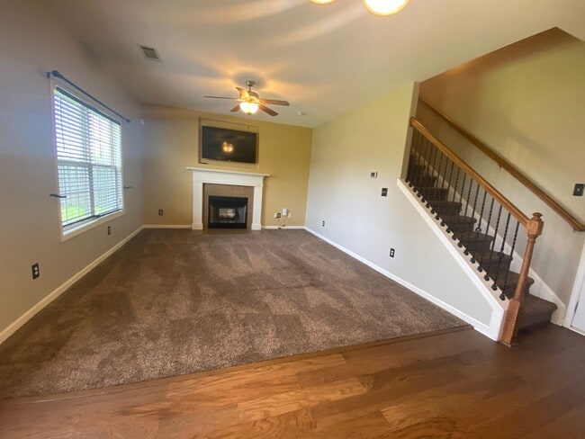 Photo - 210 Edgarton Way