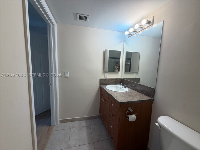 6195 NW 186th St Unit 114