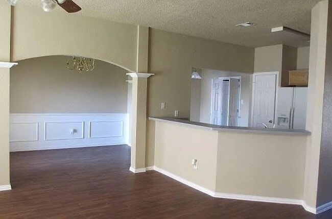 Photo - 1700 Farmington Dr