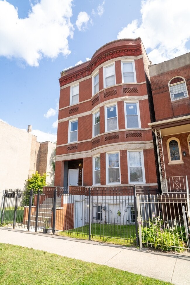 Building Photo - 9035 S Exchange Ave Unit 2 Rental