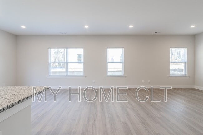 Photo - 3636 Trull St