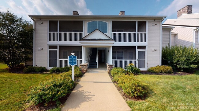 Building Photo - 2795 S Knightsbridge Cir