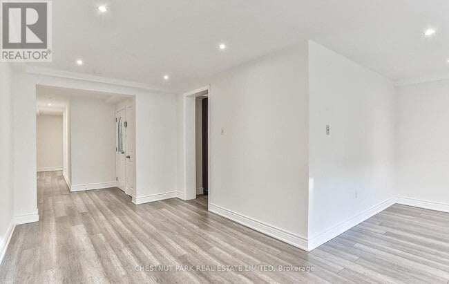 Photo - 76 Walmsley Blvd Unit 1