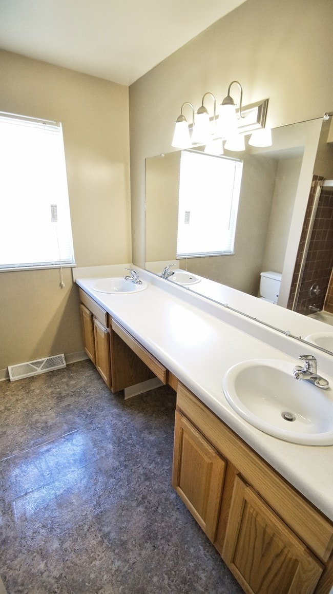 River Run Apartments For Rent in Warren, OH