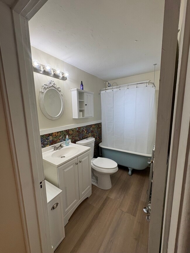 Baño - 38 East St Unidad 2