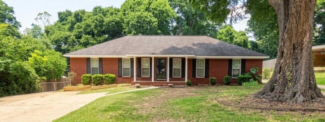 Building Photo - 207 Murfee Dr