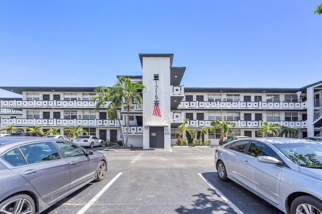 Photo - 1715 N 16th Ave Unit 203