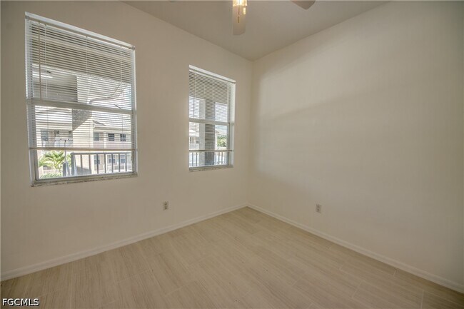 Photo - 15250 Riverbend Blvd Unidad 204