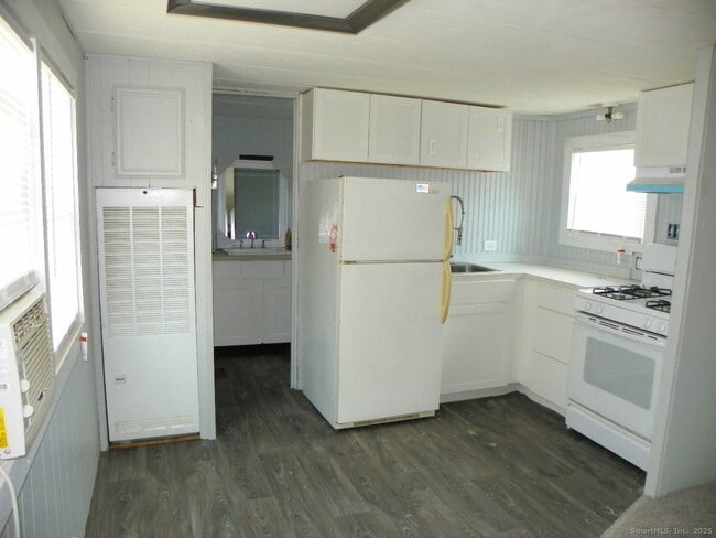 Photo - 20 Woodland Dr