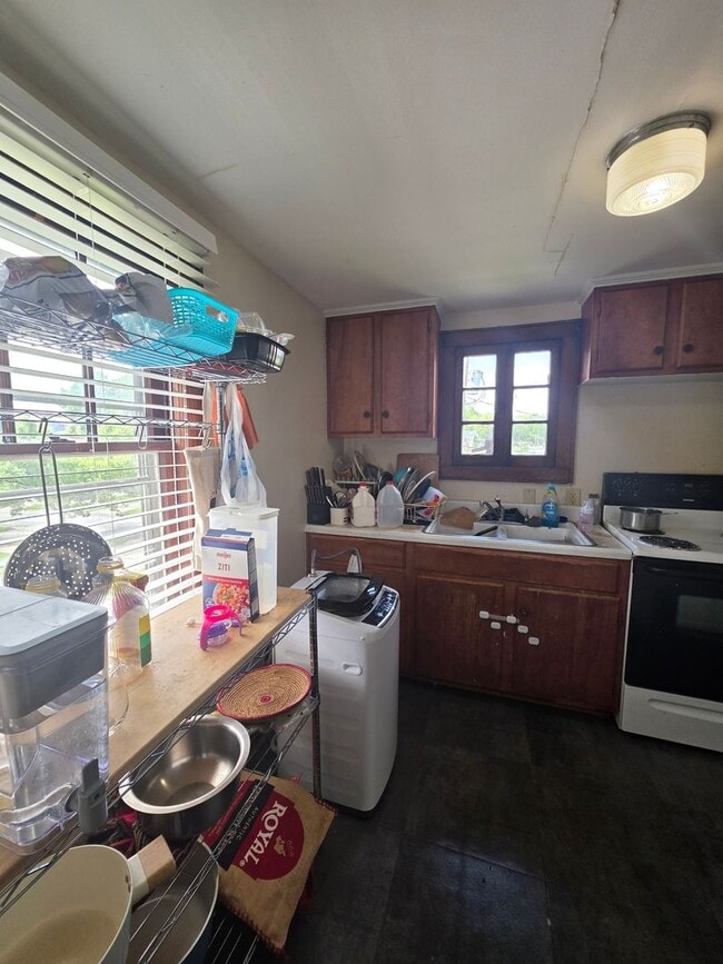 Photo - 308 S Willow St Unit Room 1