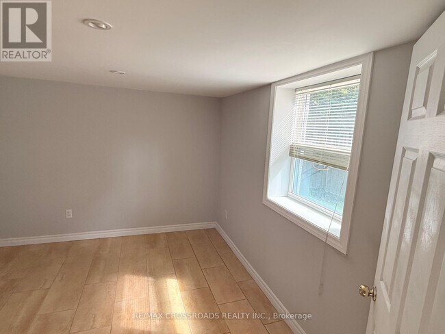 Photo - 23 Burnview Crescent