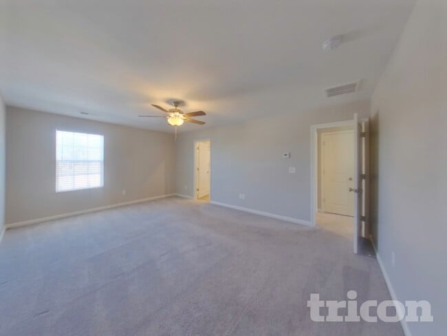 Photo - 1715 Southwold Ln