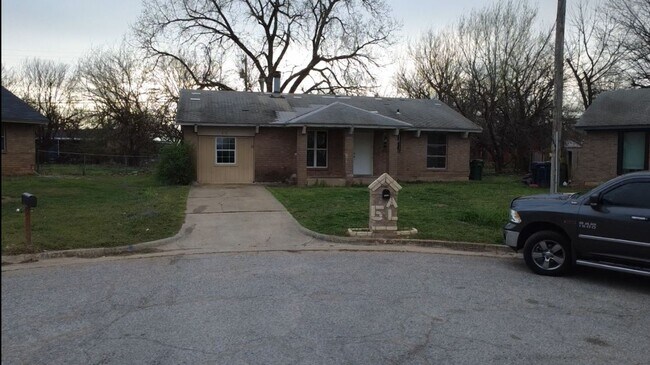 Photo - Charming 4-Bedroom Home with Spacious Yard!