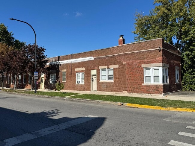 Building Photo - 2344 S 58th Ave Unit 2