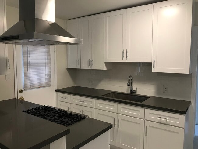 Building Photo - 5919 Comey Ave Rental