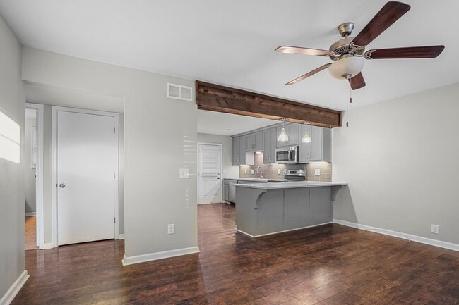 Photo - 212 Morganmeade Ct