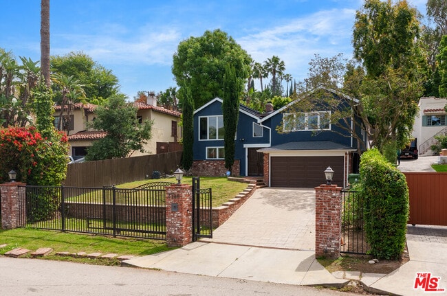 Photo - 3740 Lankershim Blvd