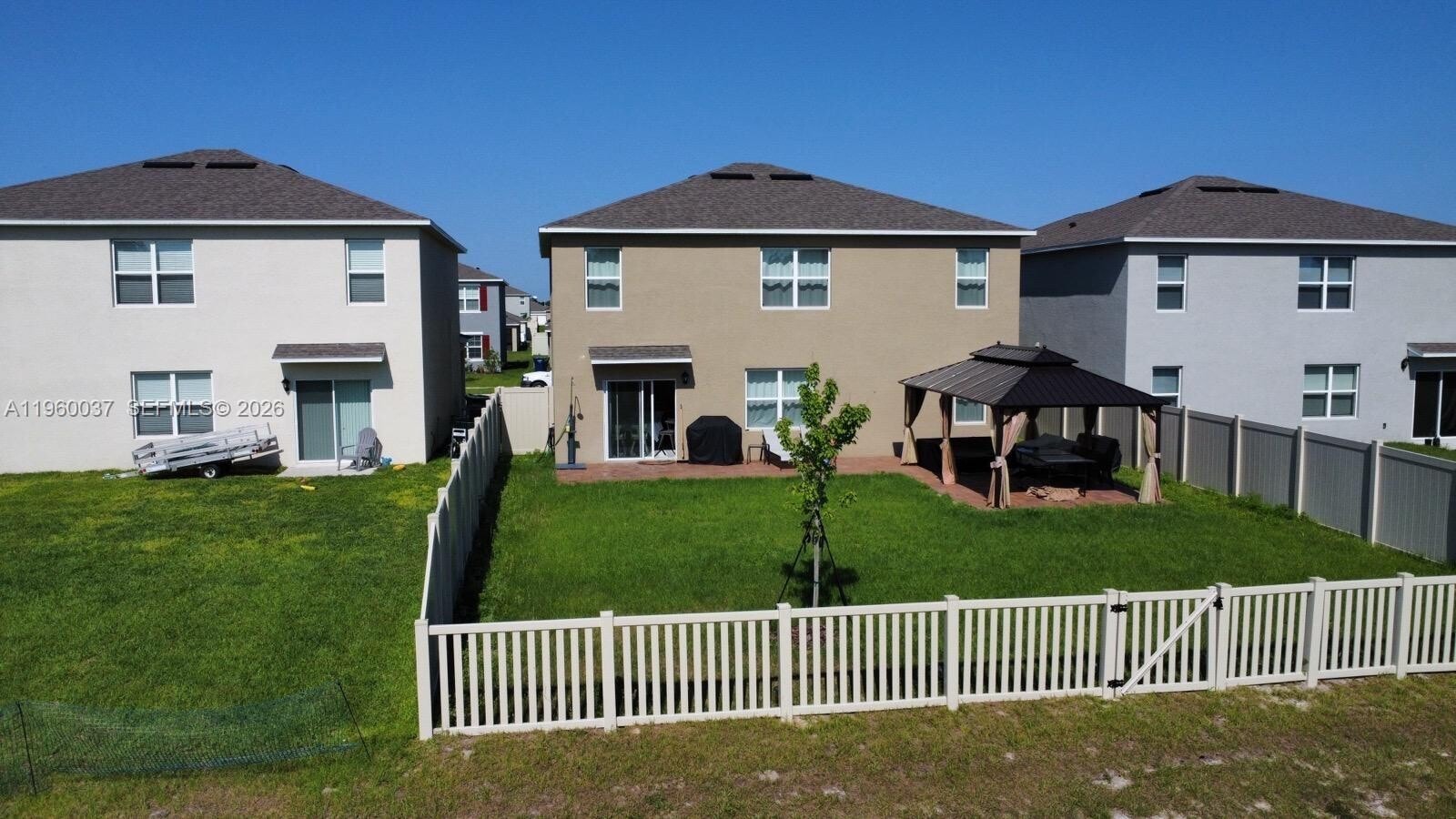 Photo - 740 Grove St