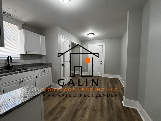 Photo - 410 W 62nd St