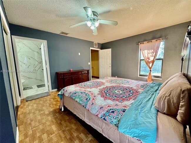 Photo - 6032 SW 38th St Unit 1