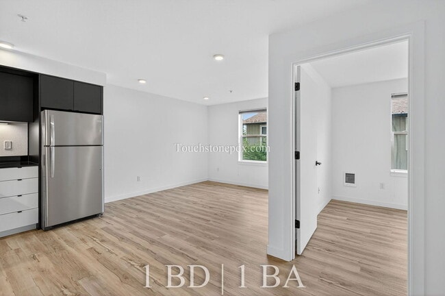 Building Photo - 5635 NE Glisan St Unit 9