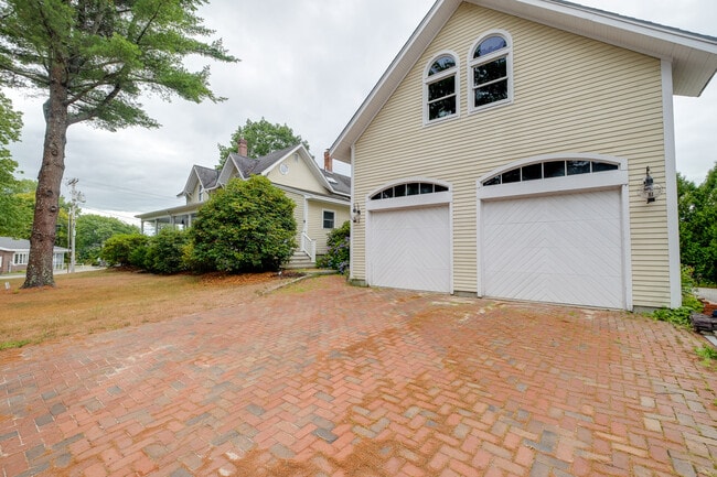 Photo - 1235 Shore Rd