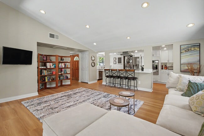 Photo - 5706 Comanche Ave