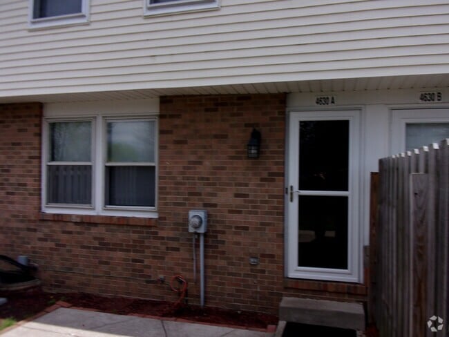 Building Photo - 4630 Cox Dr Rental