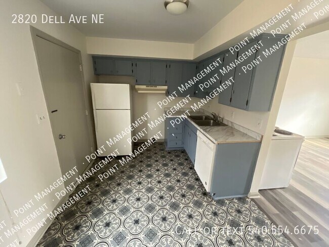Photo - 2820 Dell Ave NE