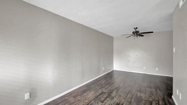 Photo - 4406 Avenue C Unidad 104