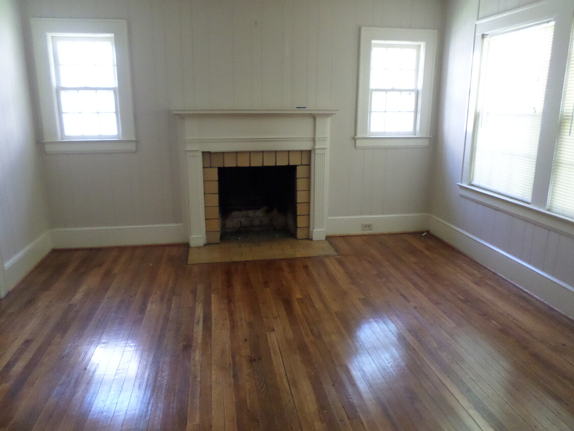 Living Room with gorgeous Hardwood floors and Fireplace - 210 Edward St (Durham, NC)