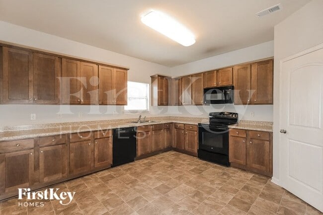 Photo - 767 Grenier Terrace NE