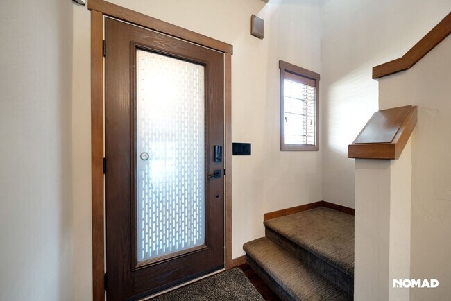 Photo - Stunning 3BR House with private beach acce...