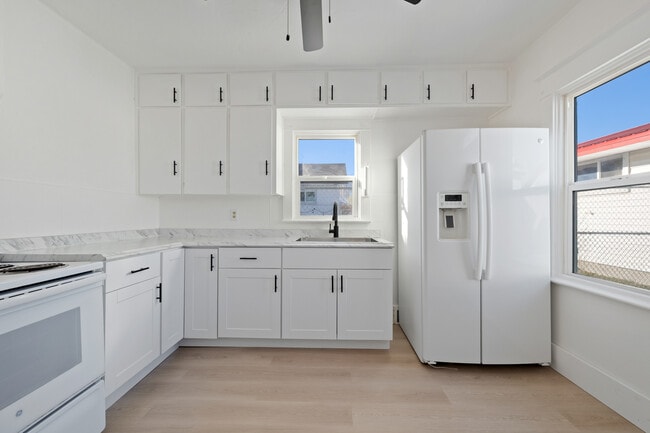 Photo - 707 E Front St