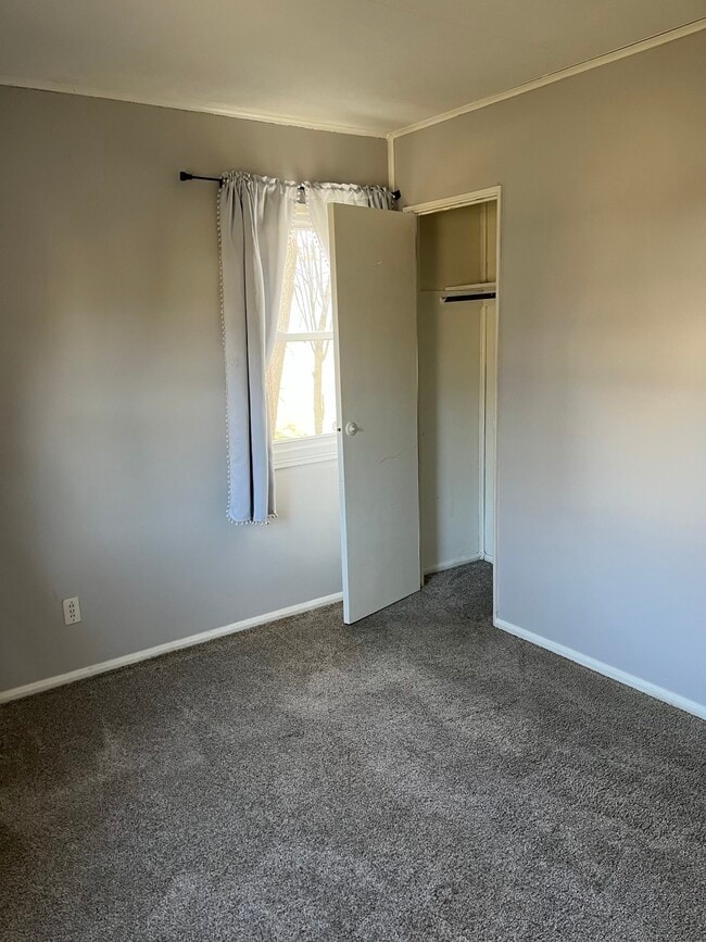 front bedroom - 1317 Washington Ave
