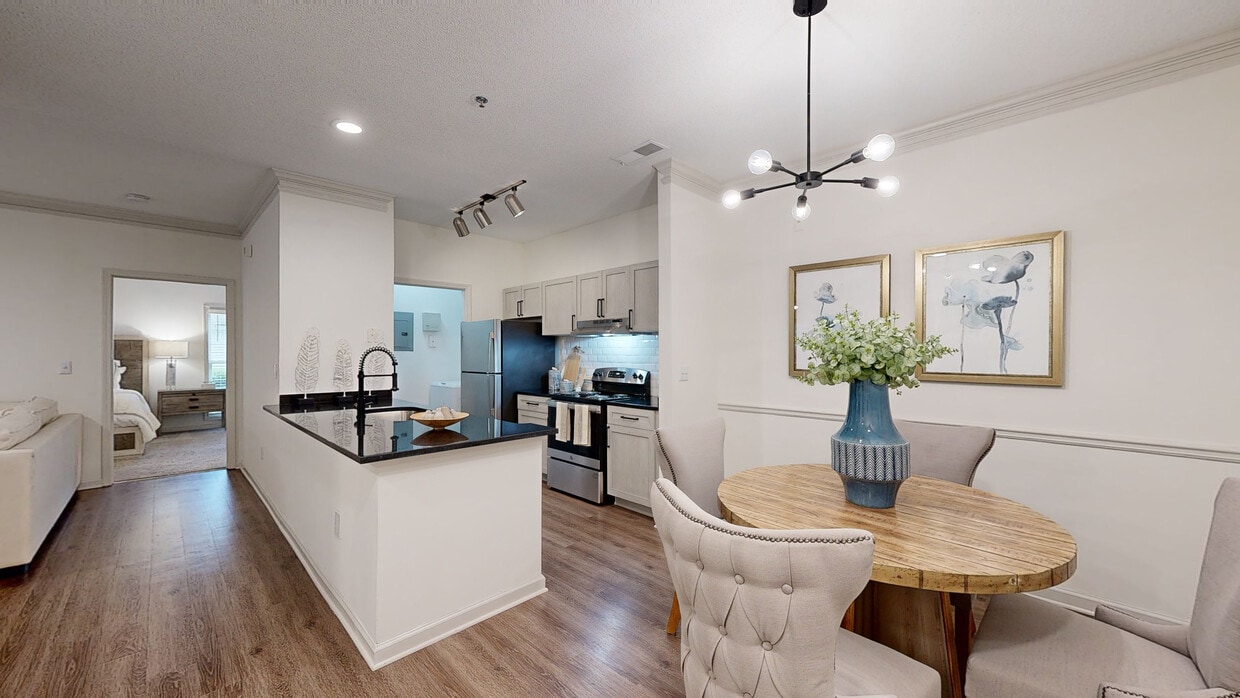 Photo - Highland Square Apartments