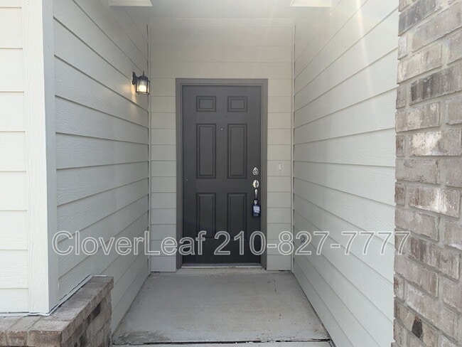 Photo - 708 Stonemanor Bay