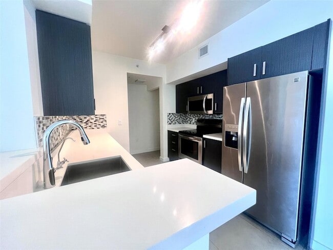 Photo - 729 NW 2nd St Unidad 519