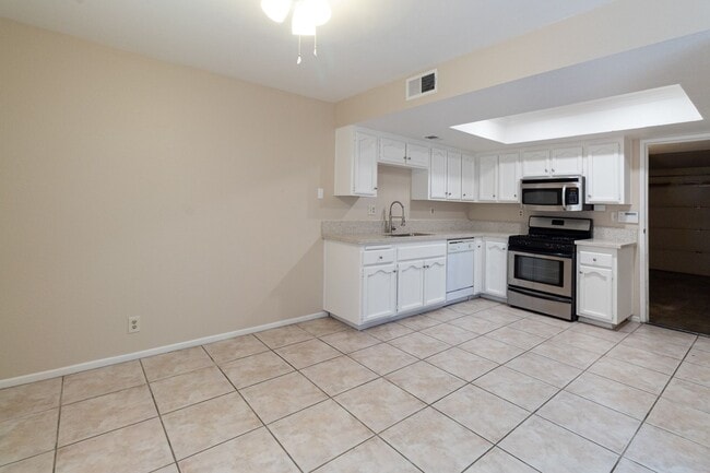 18412 Patterson Ln Unit 18412-A