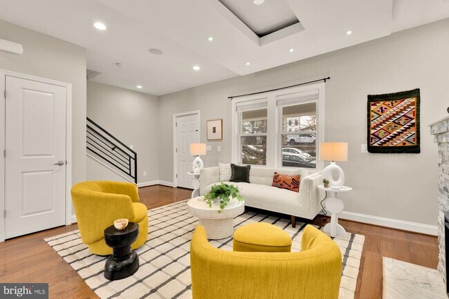 Photo - 2228 Kearny St NE